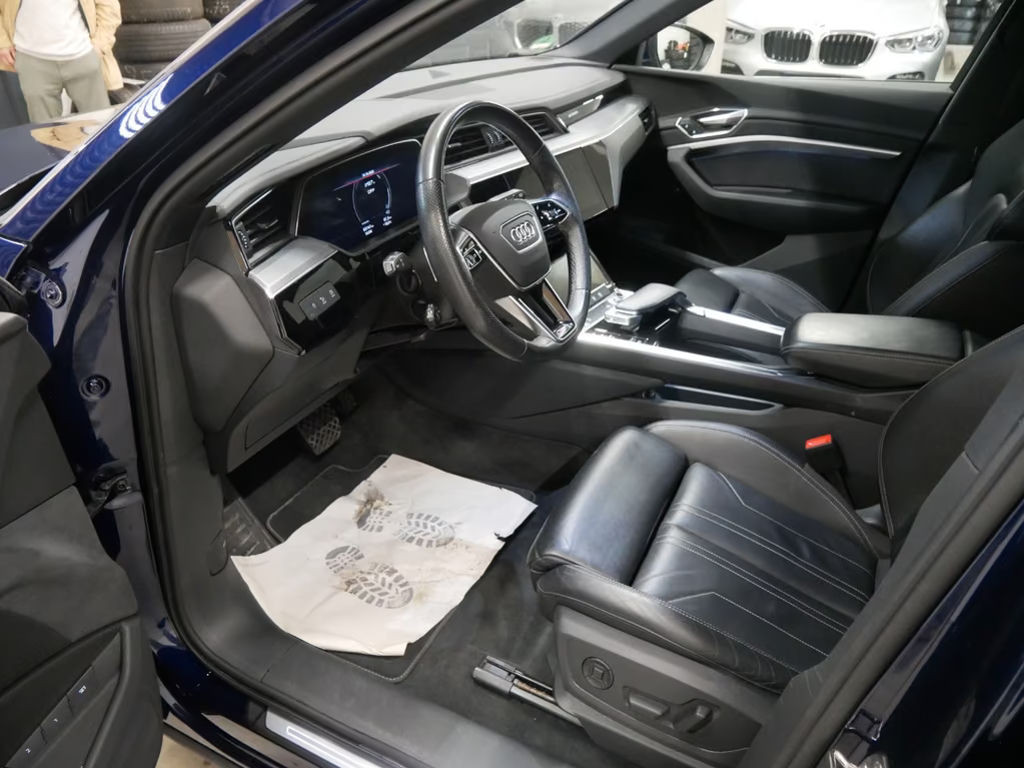 Audi e-tron