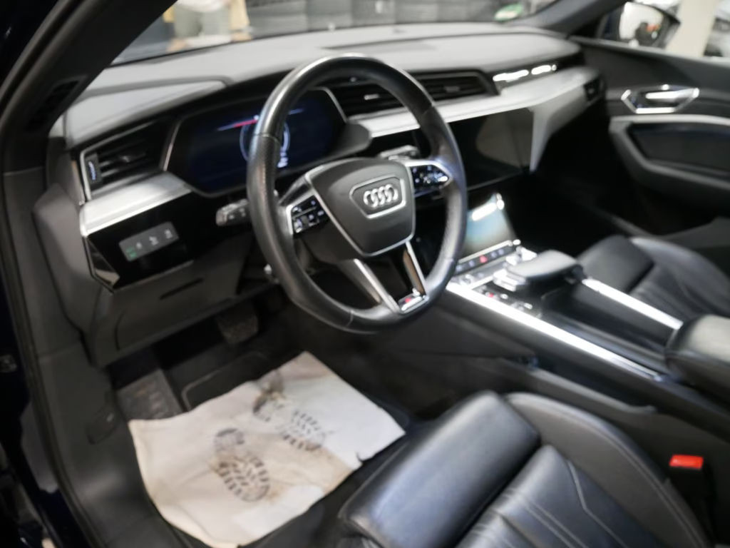 Audi e-tron