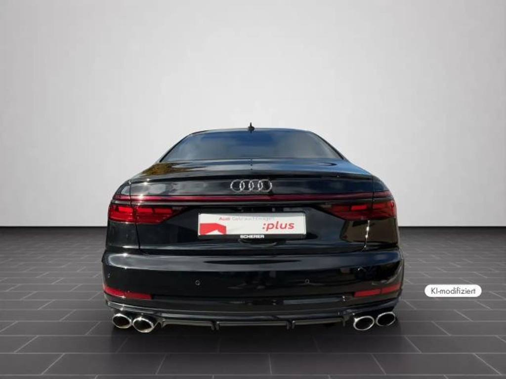 Audi S8