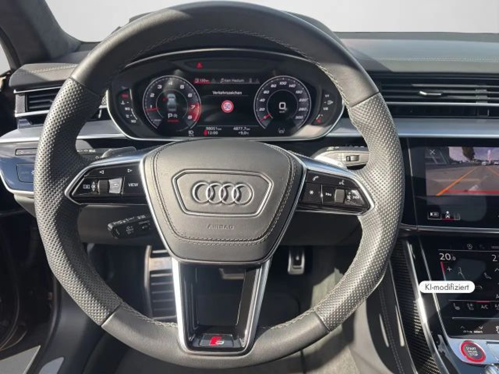 Audi S8