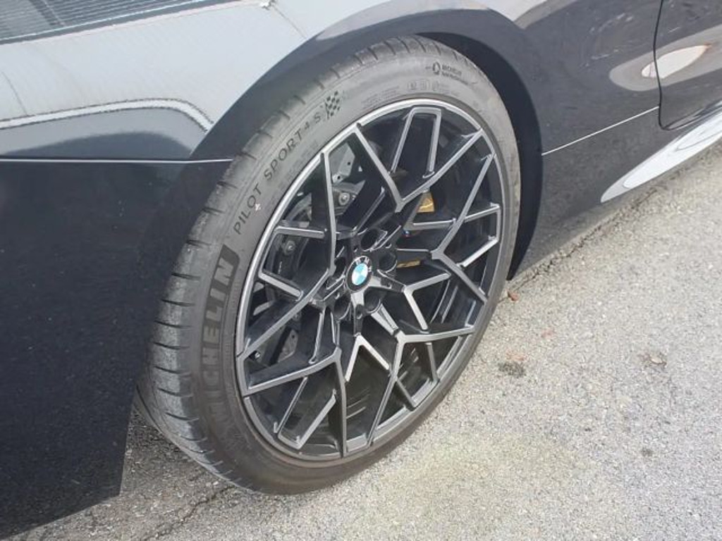 BMW M8