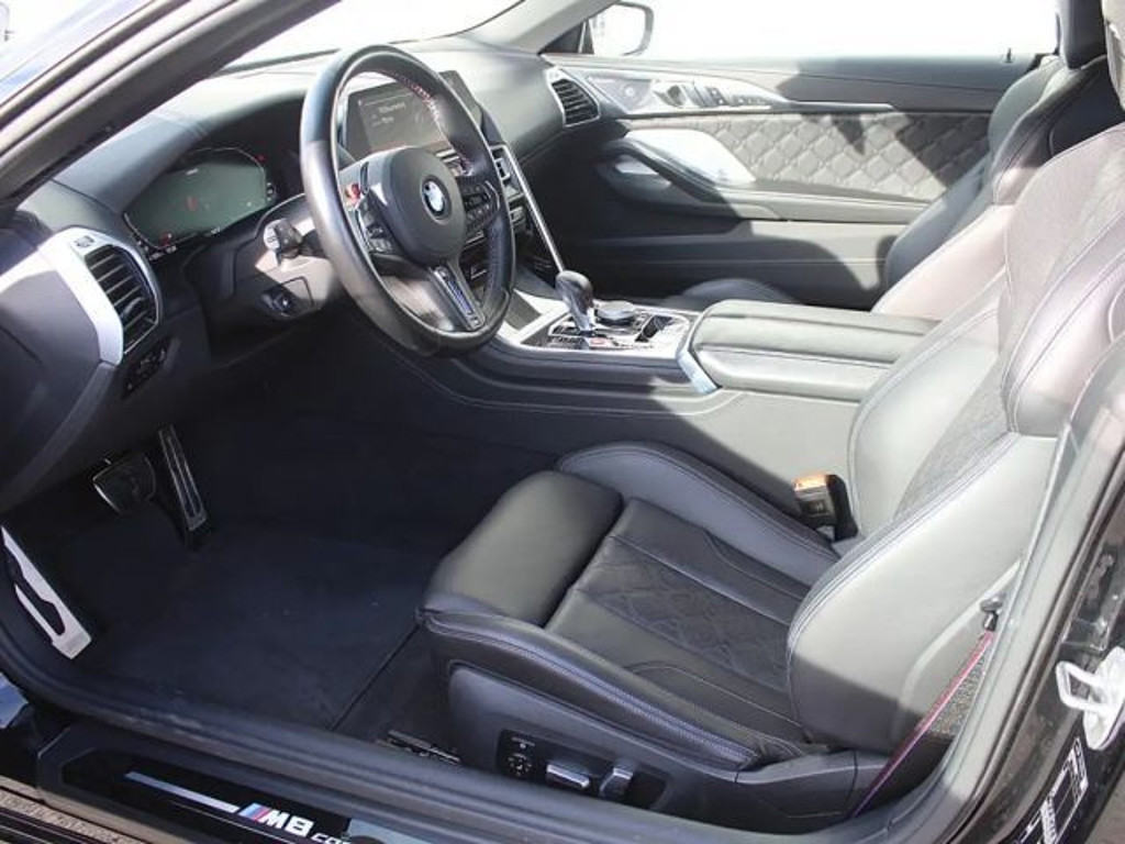 BMW M8