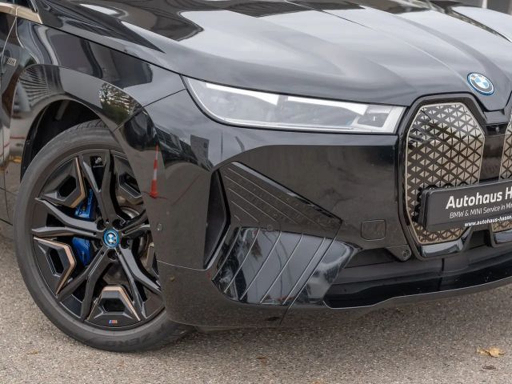 BMW iX