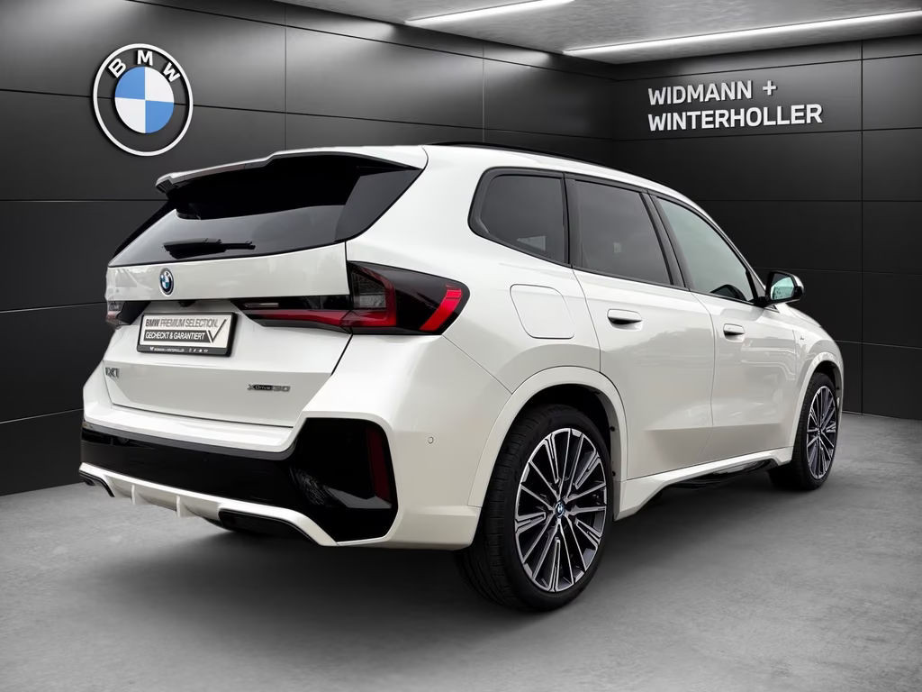 BMW iX1