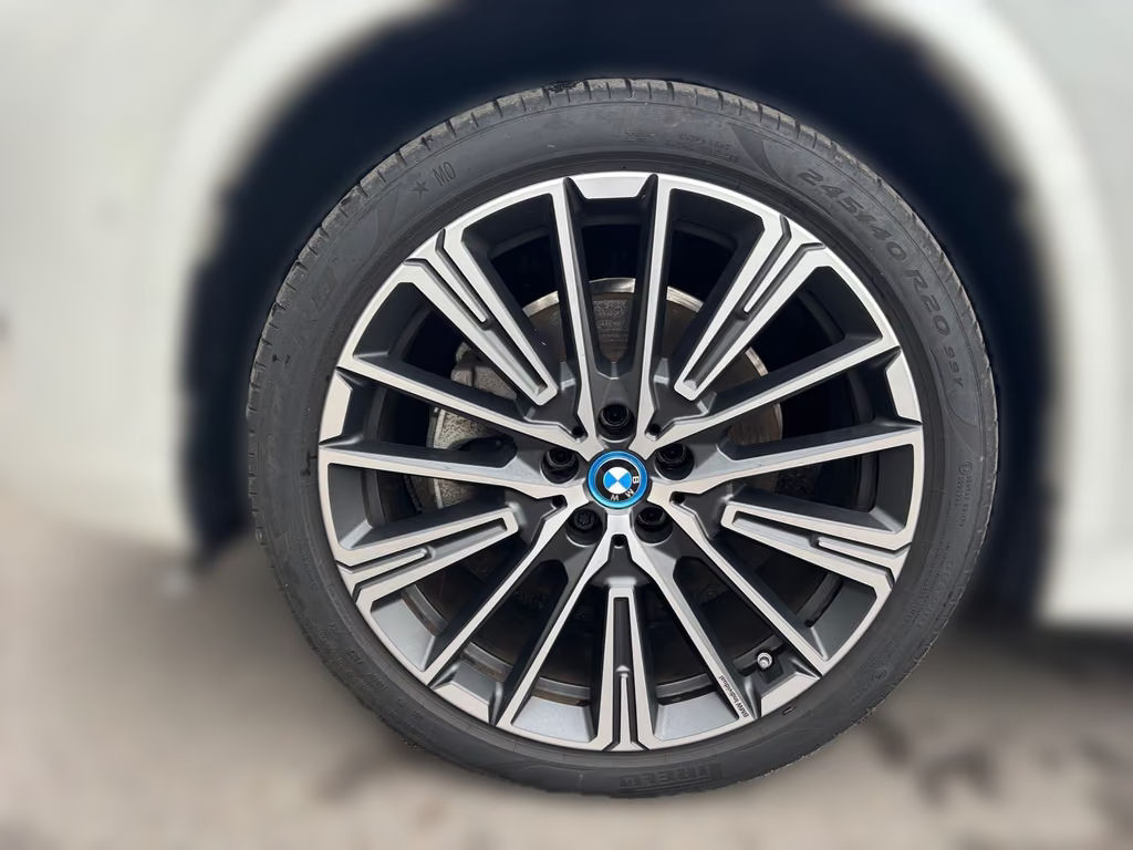 BMW iX1