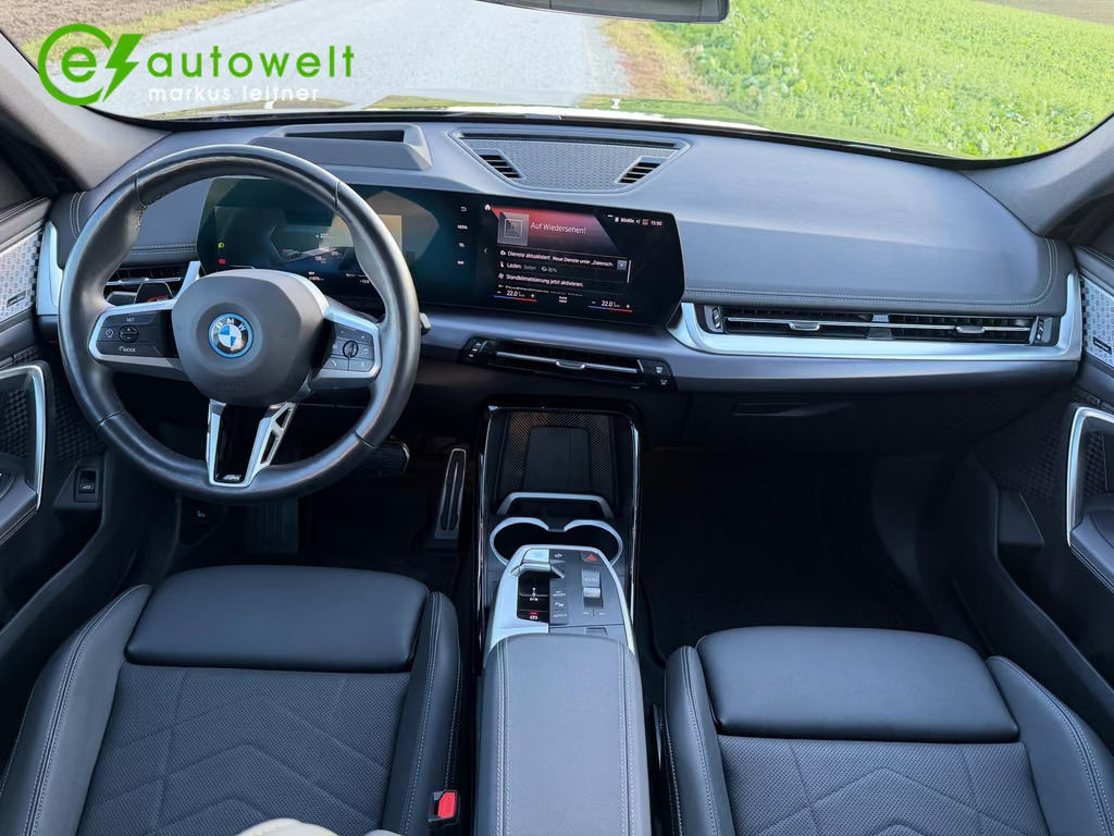 BMW iX1