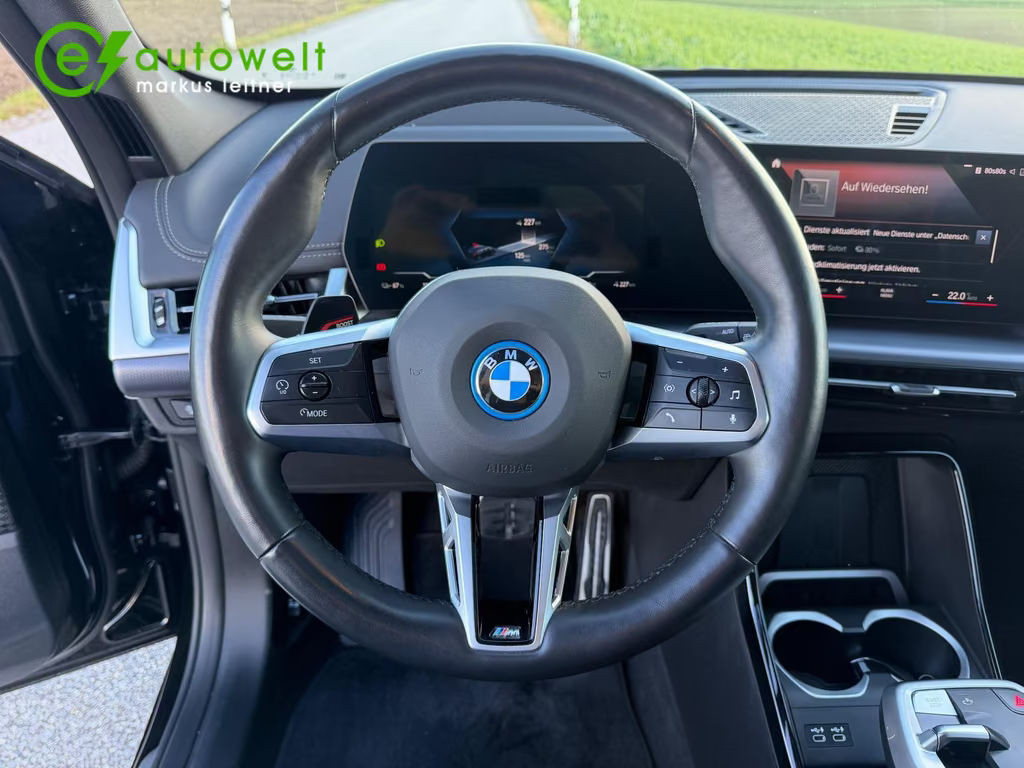 BMW iX1