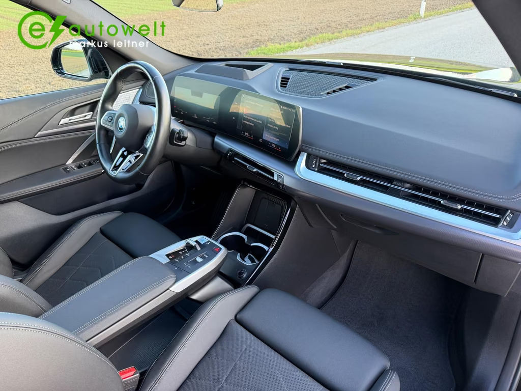 BMW iX1