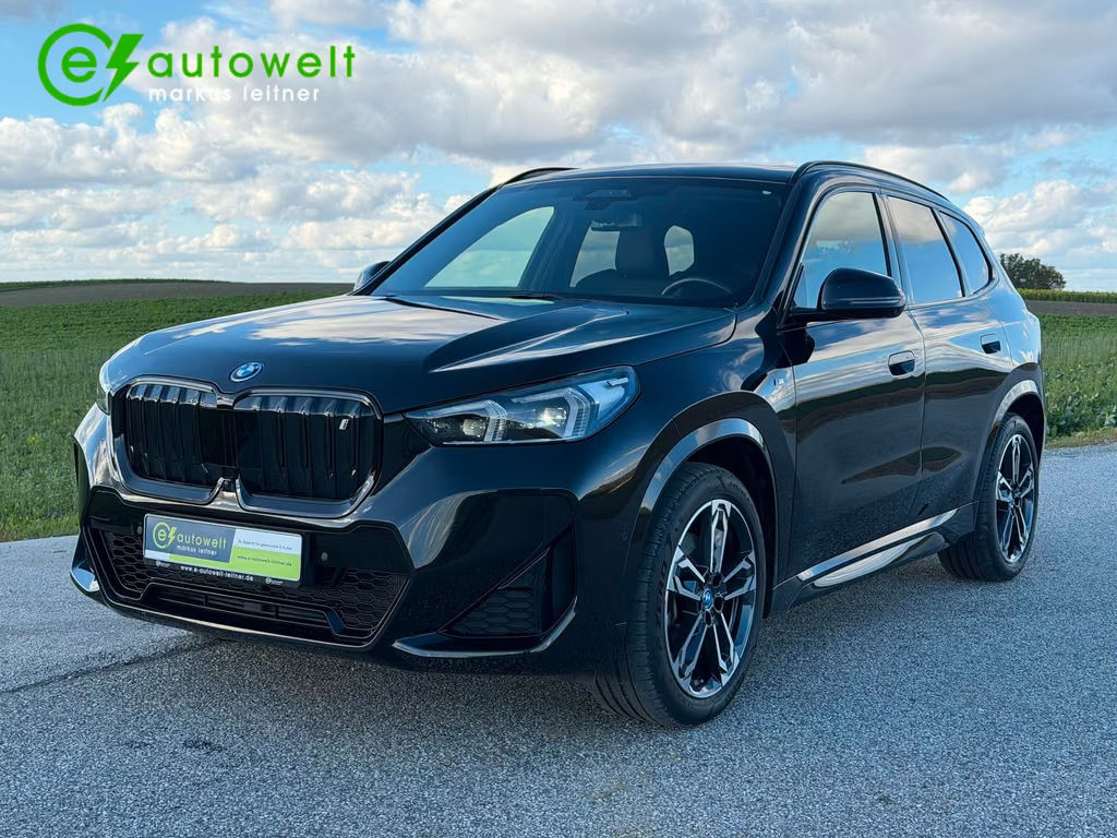 BMW iX1