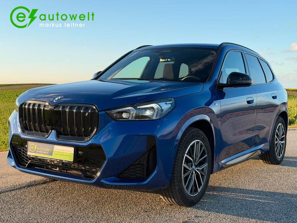 BMW iX1