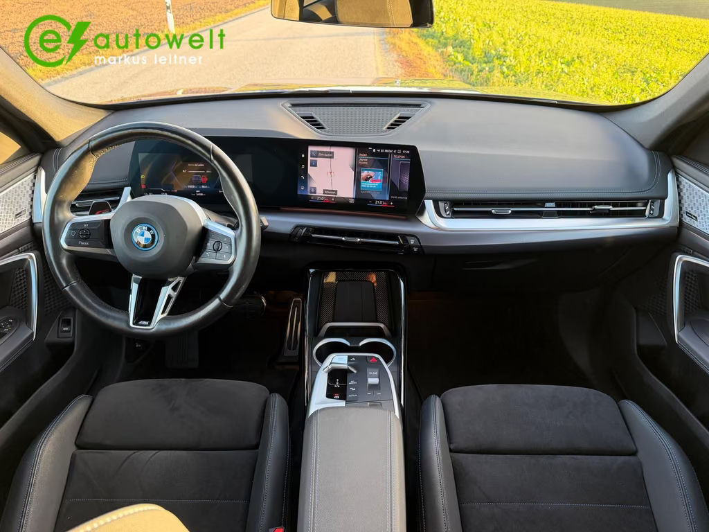 BMW iX1