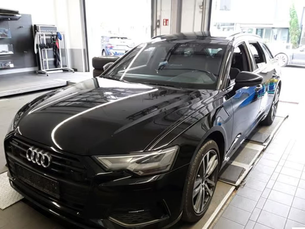 Audi A6 Avant Quattro 45 TFSI