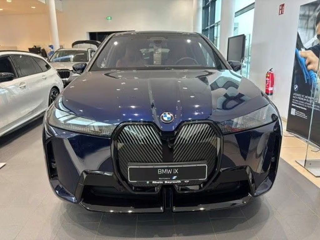 BMW iX