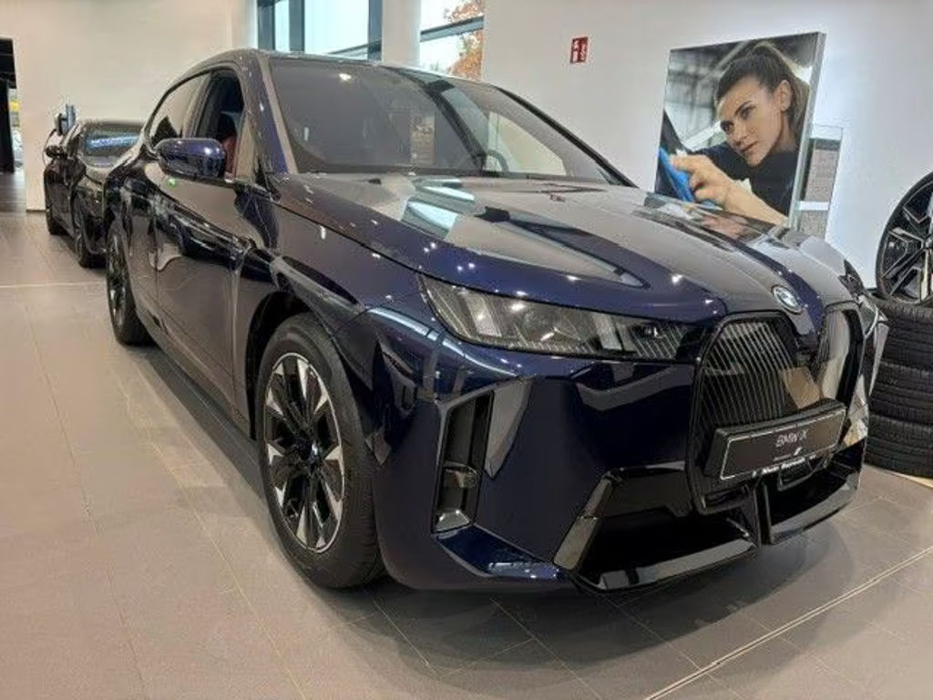 BMW iX