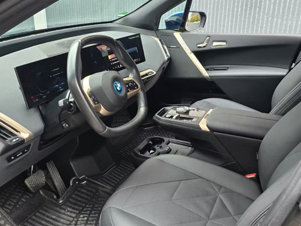 BMW iX