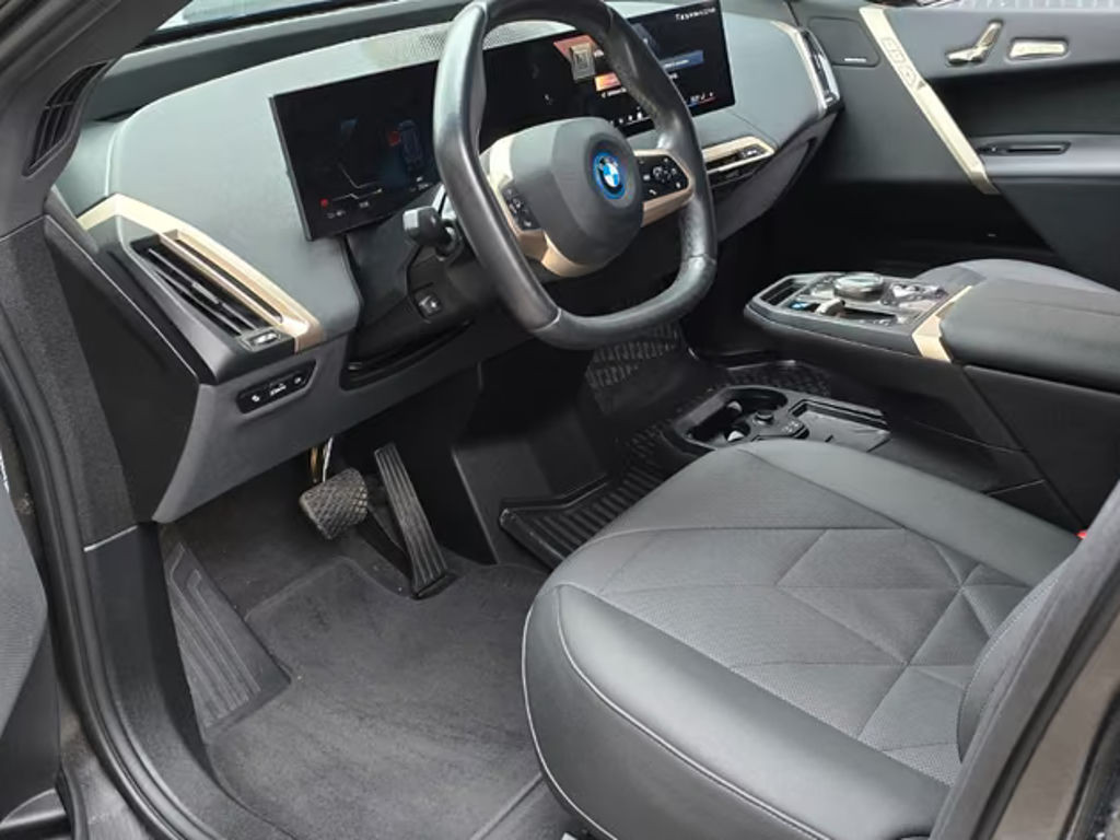 BMW iX
