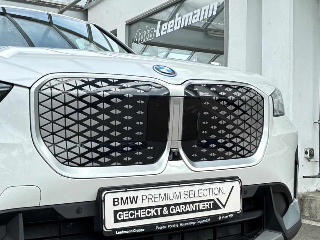BMW iX1