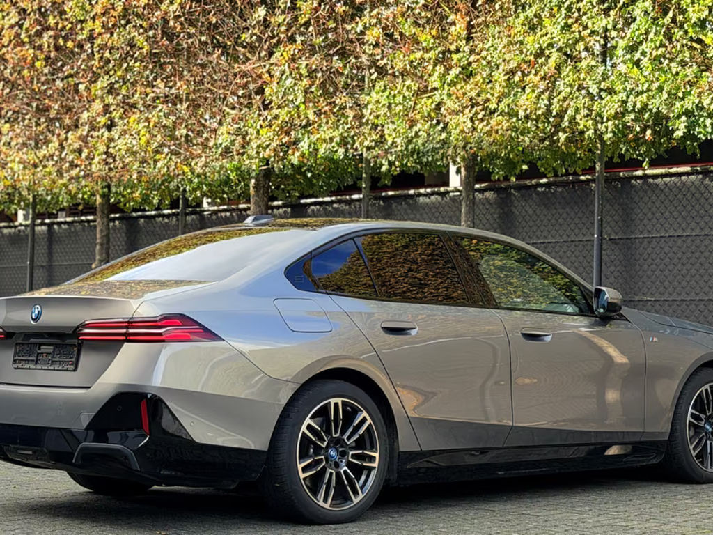 BMW i5