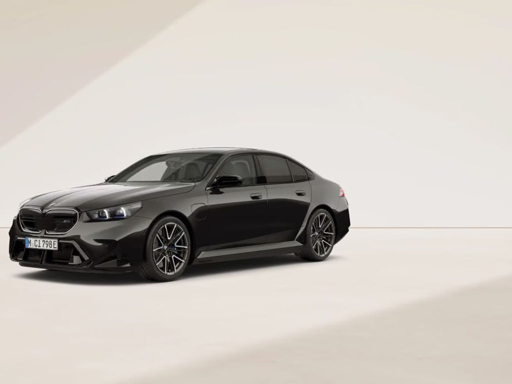 BMW M5 Sedan