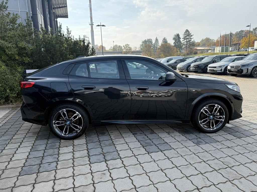 BMW iX2