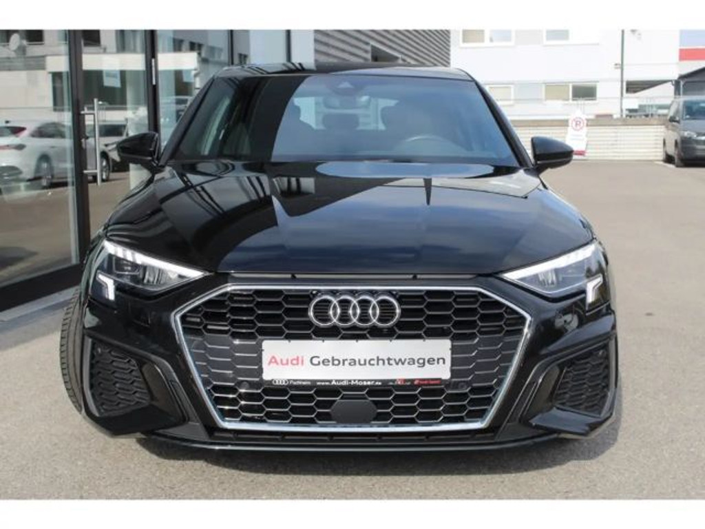 Audi A3 Sportback Sedan S-Line 35 TFSI