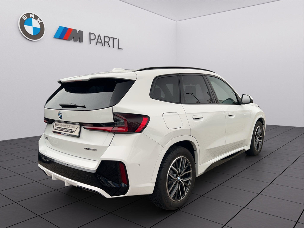 BMW iX1