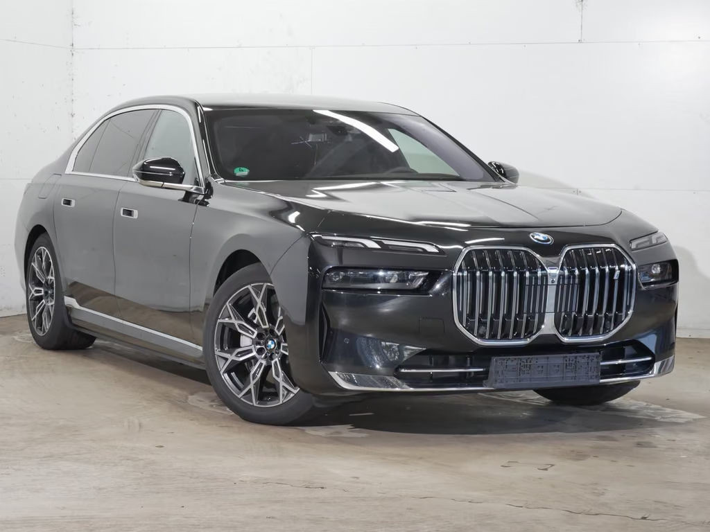 BMW i7