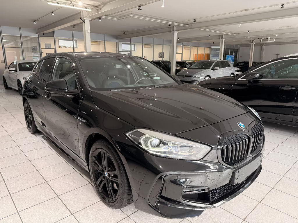 BMW 1 Serie 118 M-Sport Sedan 118i