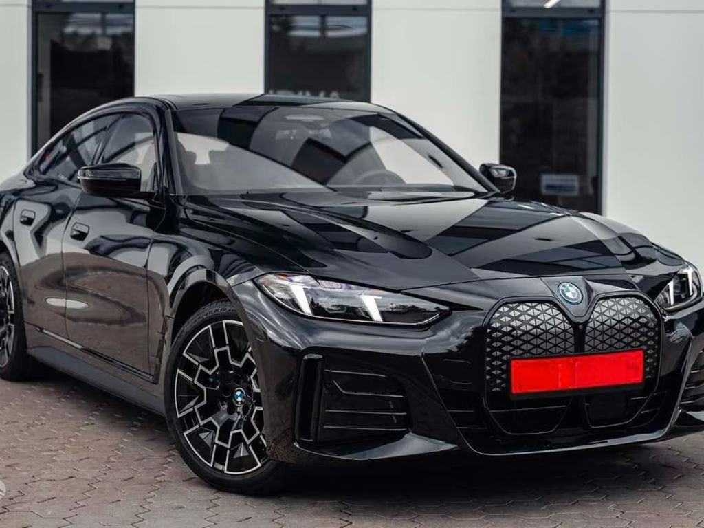 BMW i4 Sedan