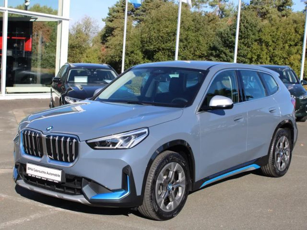 BMW iX1