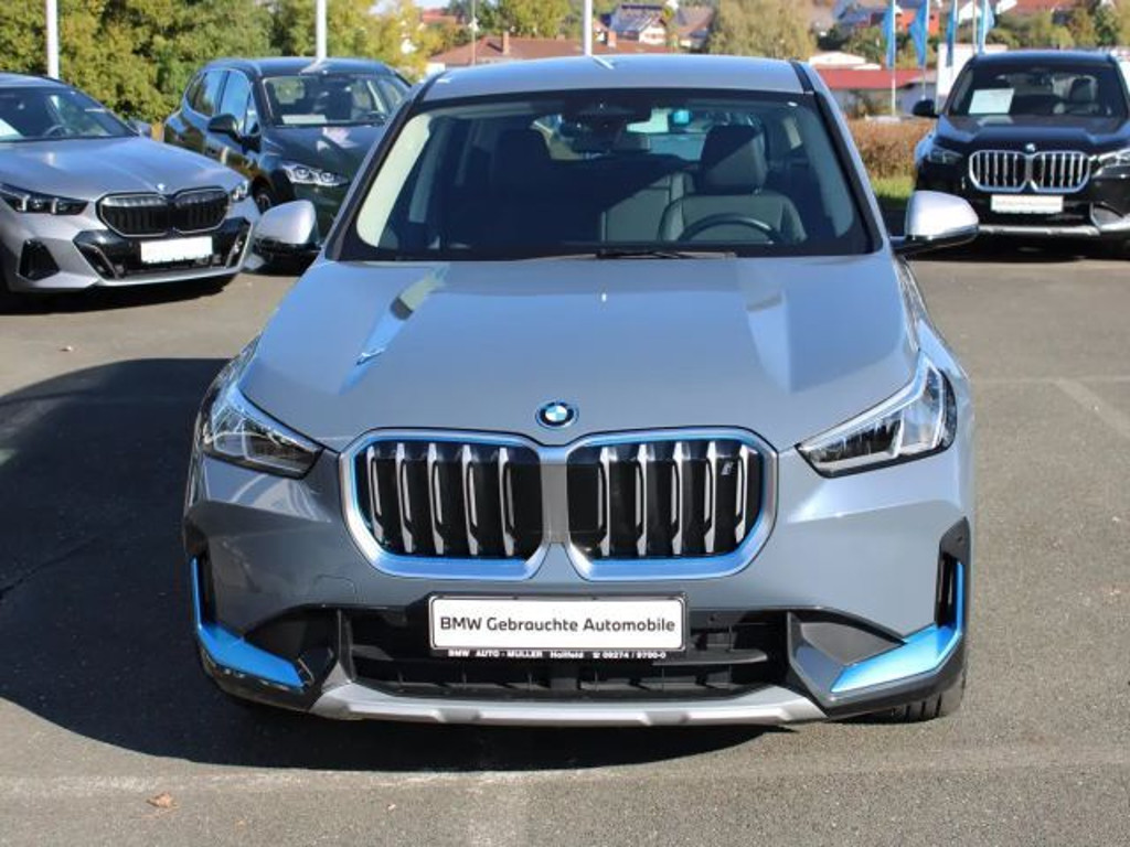 BMW iX1