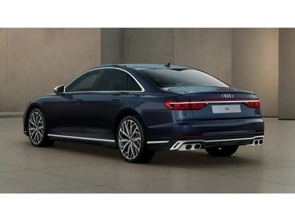 Audi S8