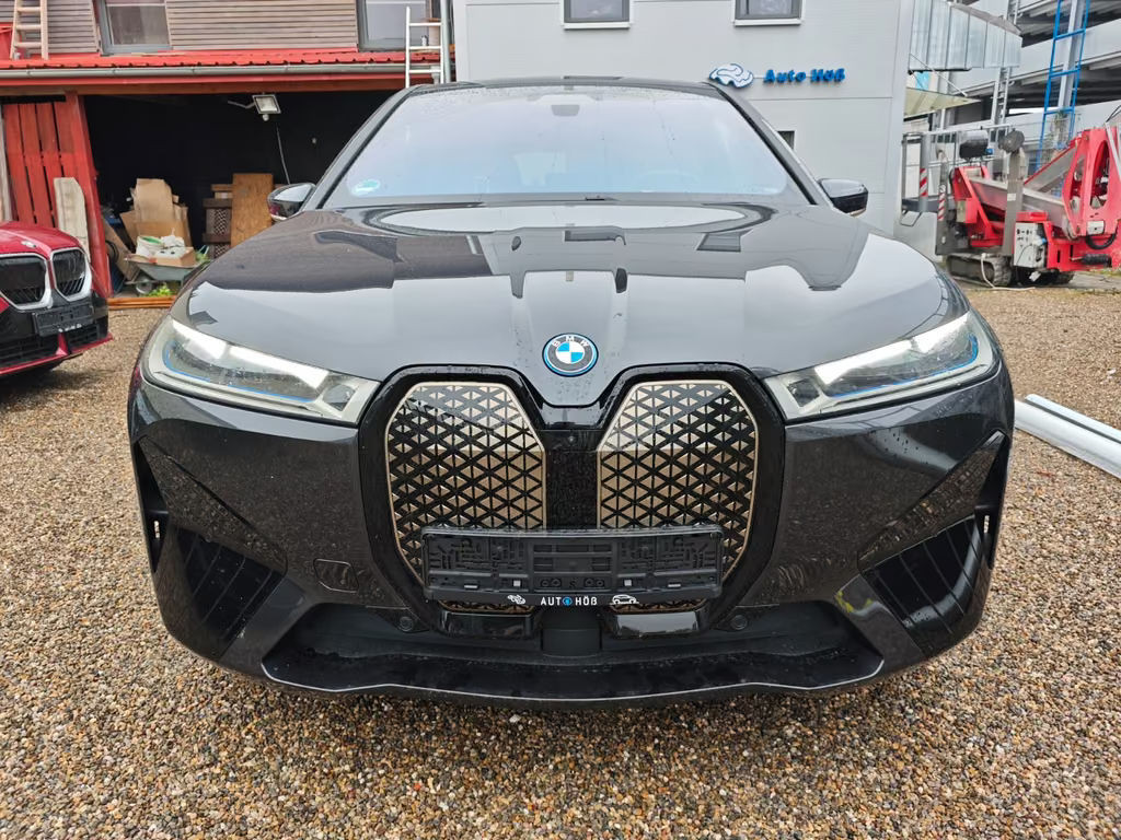 BMW iX