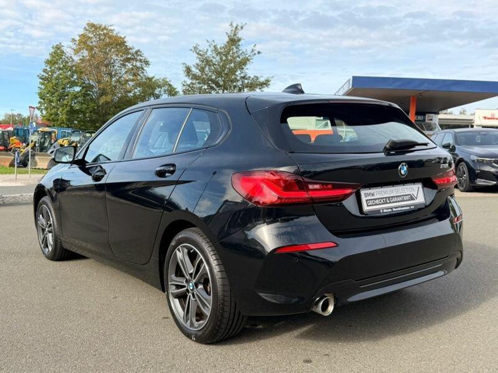 BMW 1 Serie 118 Sport Line Sedan 118i