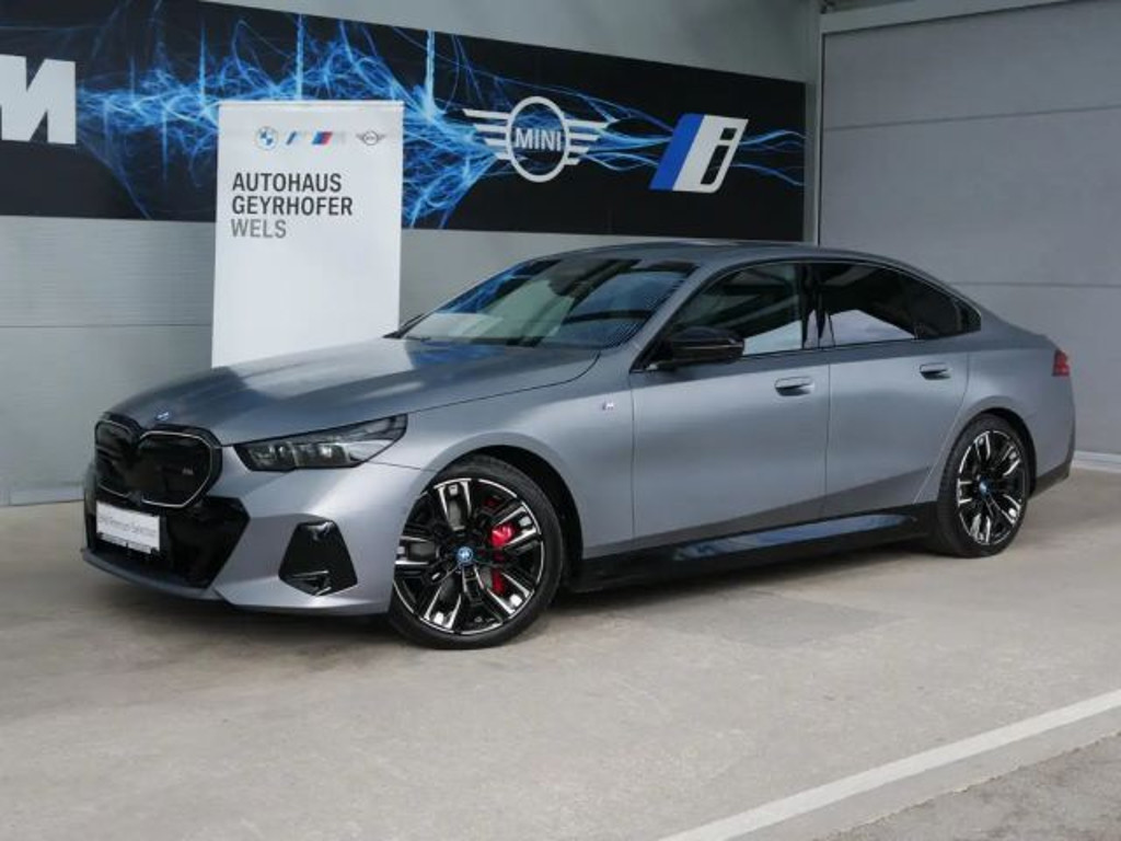 BMW i5 xDrive Sedan M60