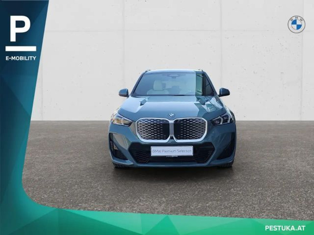 BMW iX1