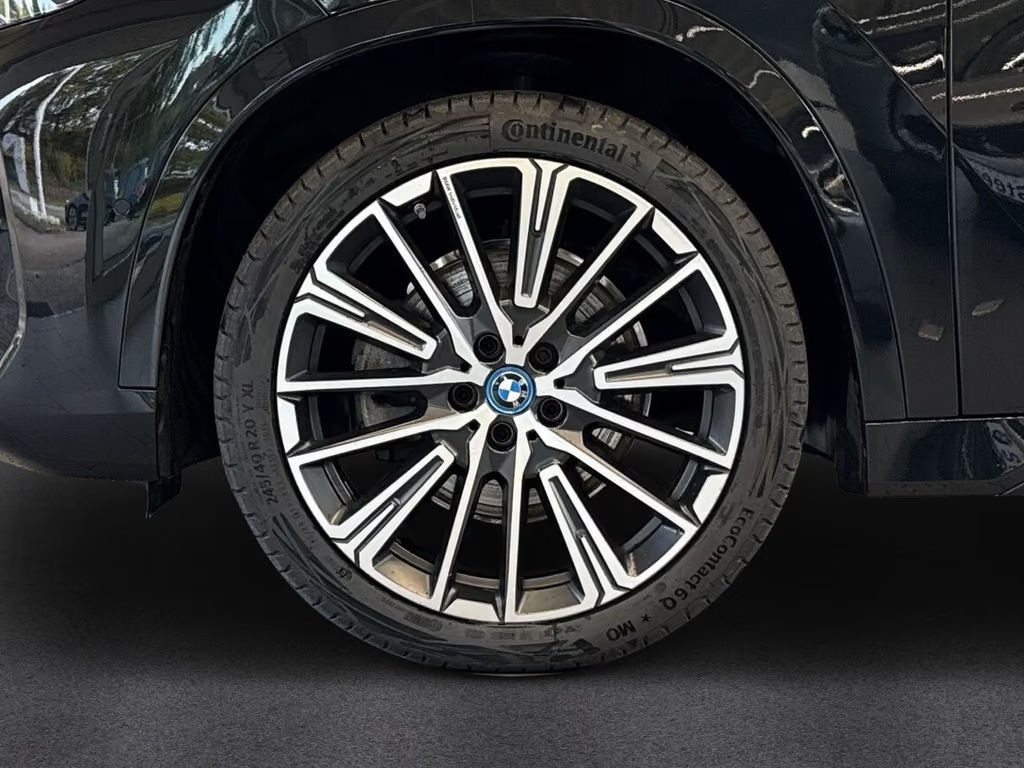 BMW iX1