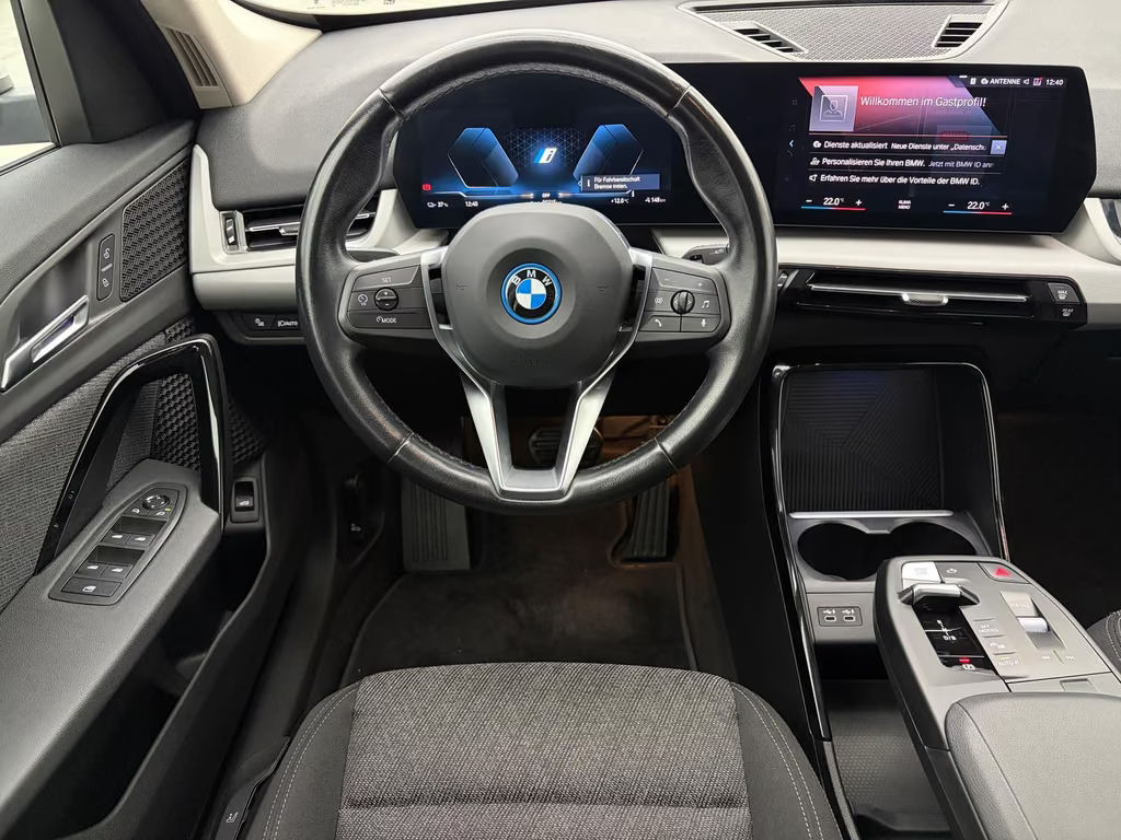 BMW iX1