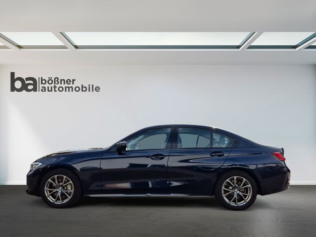 BMW 3 Serie 330 xDrive Sport Line Sedan 330i