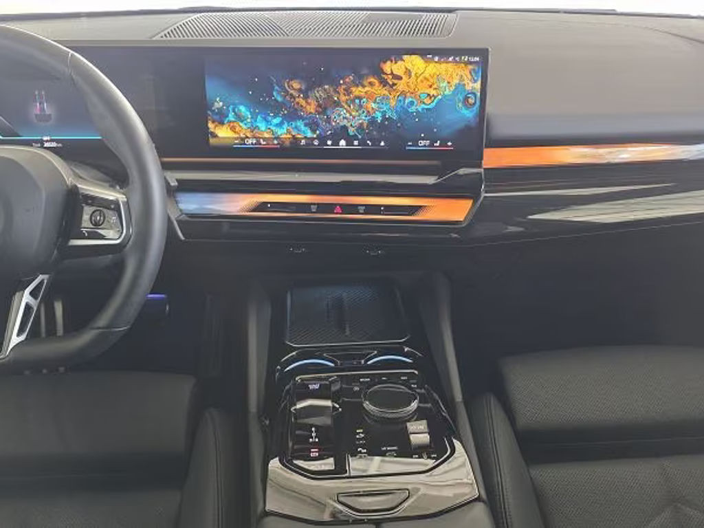 BMW i5