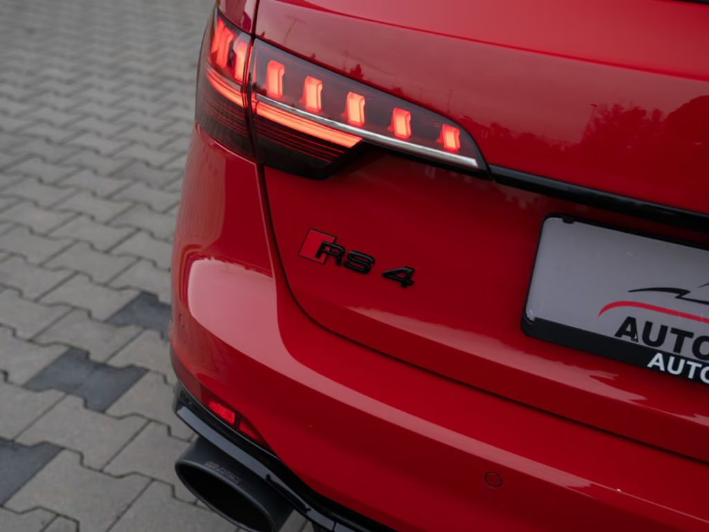 Audi RS4