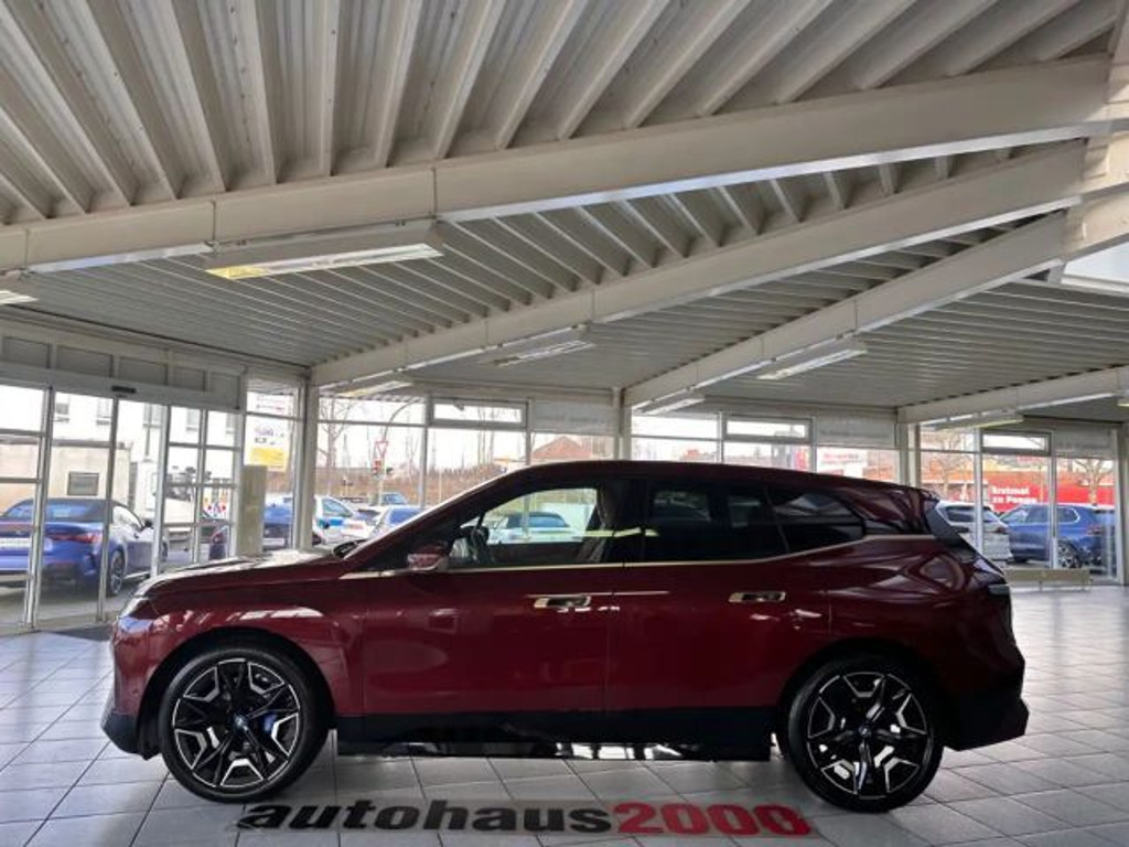 BMW iX