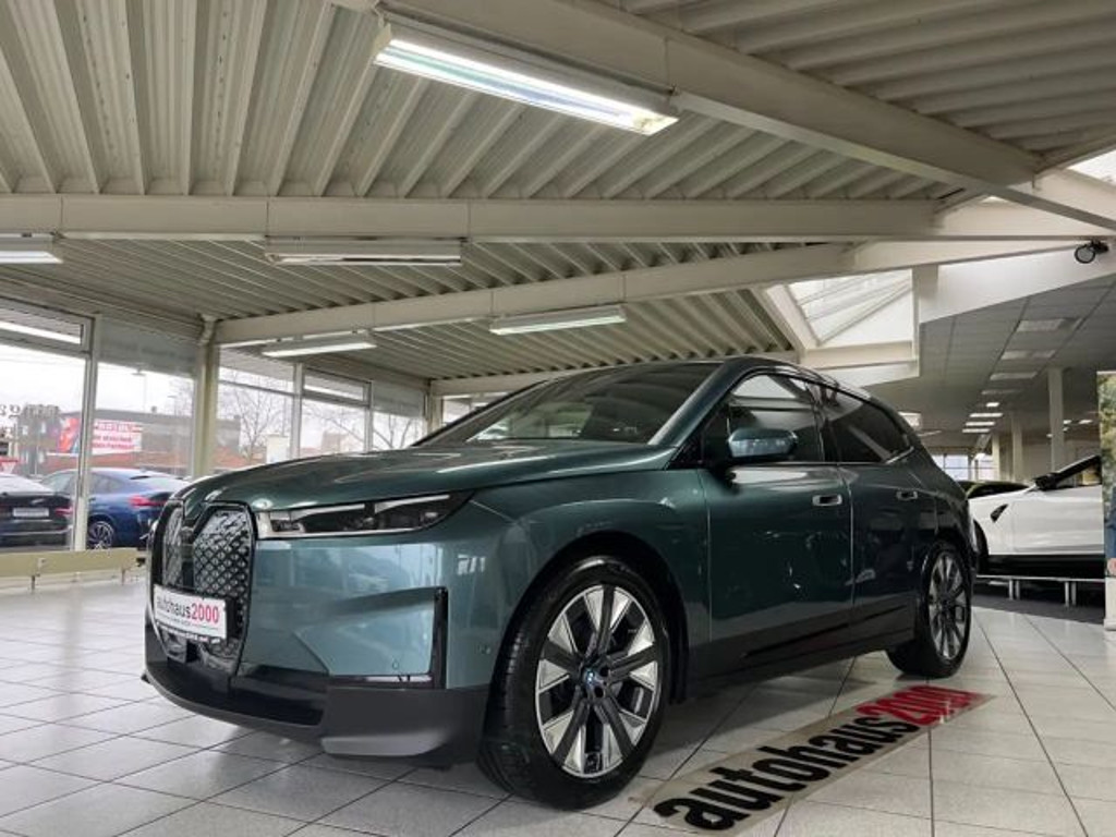 BMW iX