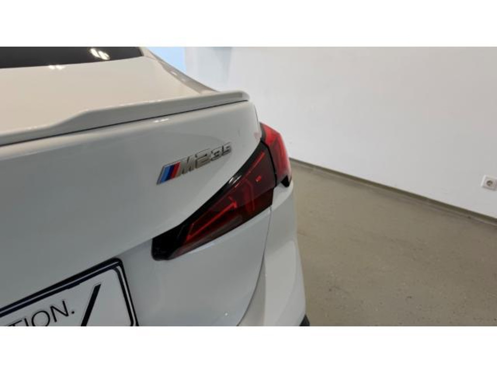 BMW M235