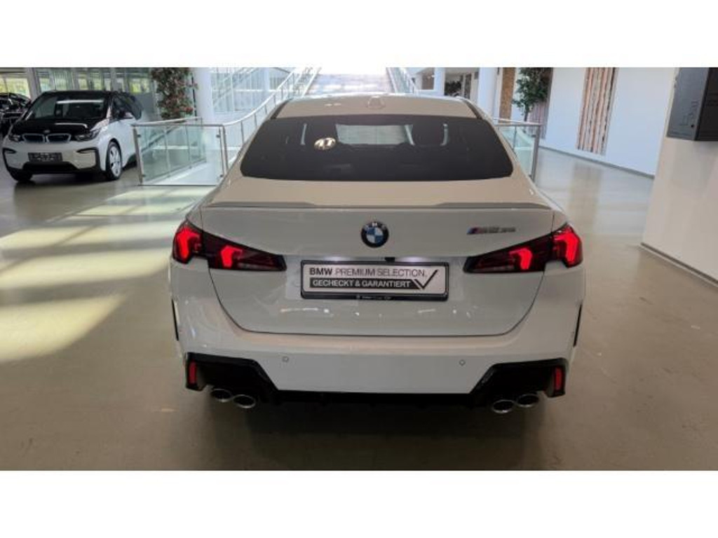BMW M235