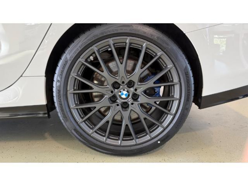 BMW M235