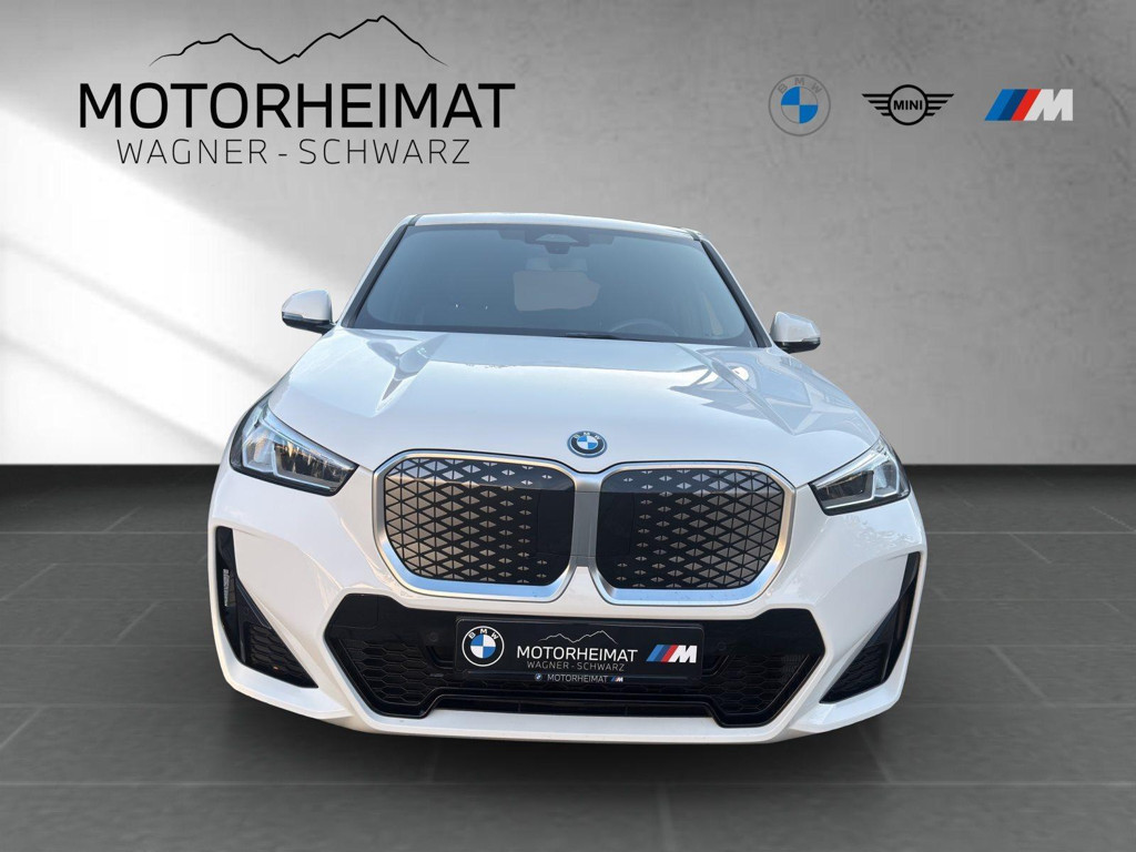 BMW iX1