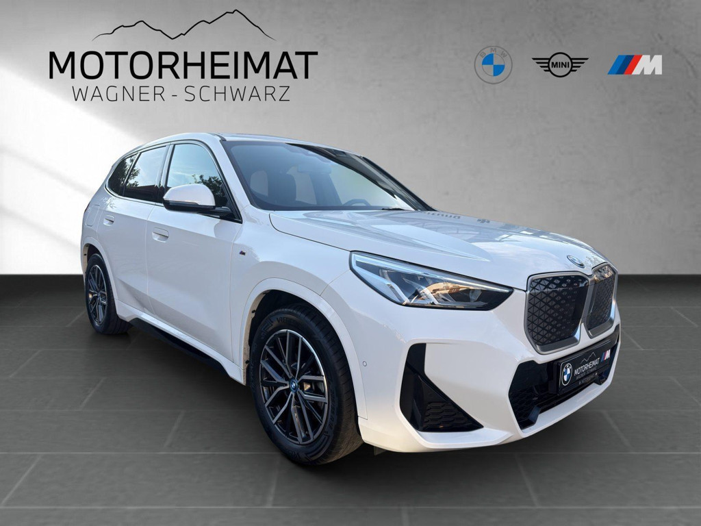 BMW iX1
