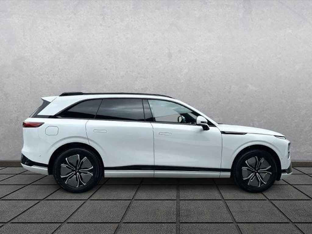 Xpeng G9