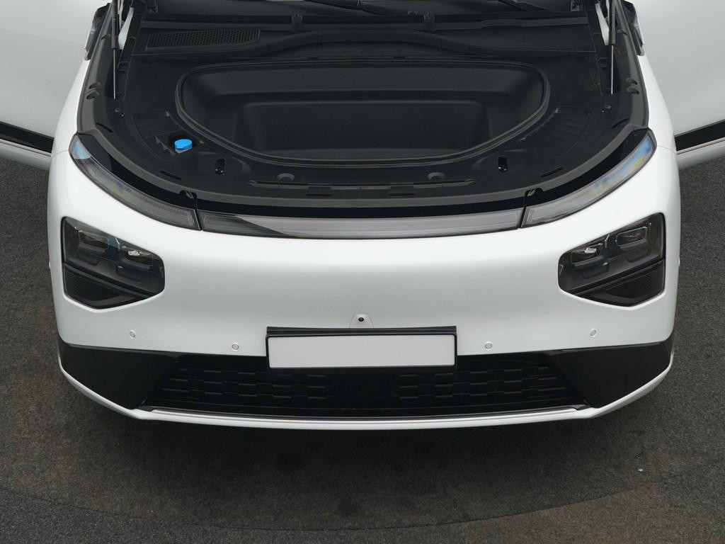 Xpeng G9